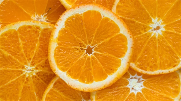 Diet and AMD: Oranges May Help Guard Against Age-related Macular Degeneration